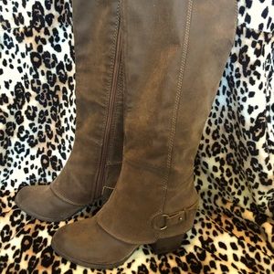 Fabulous Fergalicious Suede Tan Tall Boots 🛍👢💋